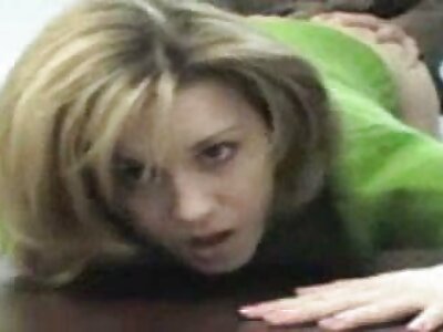 Heiße Asiatin im Bikini fickt im Freien! gruppensex unter der dusche