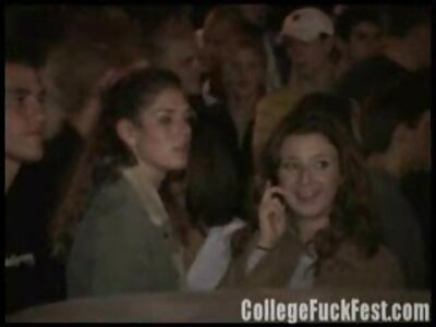 Hardcore-Emo-Schlampen! hausfrauen gruppensex