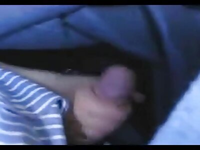 Riku Shiina gibt ihrem Mann einen Blowjob im Bett gruppensex amateure