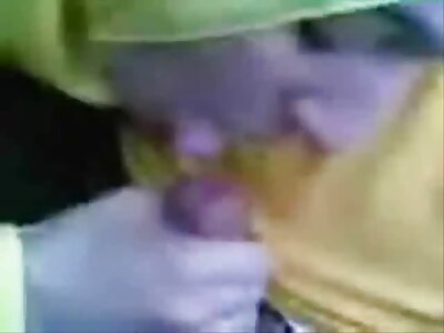 Kurzhaarige Muschi Liebhaber Blondine wird von zärtlicher gruppensex hinten gehämmert