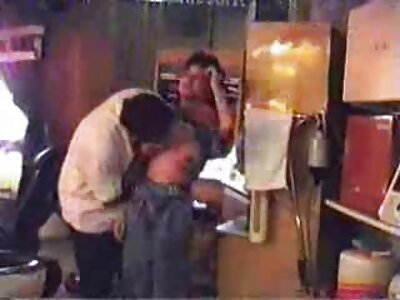 Blondes Schatz reife frauen gruppensex füllt ihr Gesicht und Cooter mit Schwanz