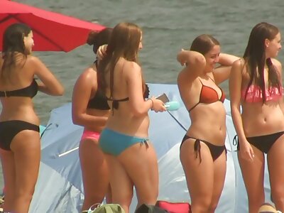 Sexy MILF Lisa Ann bläst und fickt tumblr gruppensex mit großen Titten