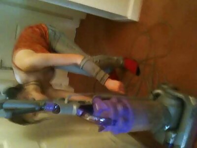 Üppige Brünette treibt den Hengst zu orgasmischen Höhen gruppenswx